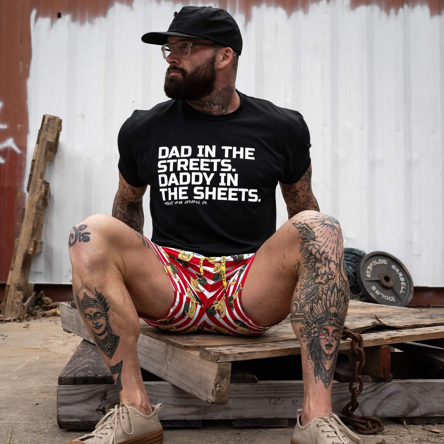 DAD IN THE STREETS. DADDY IN THE SHEETS. MEN'S T-SHIRT