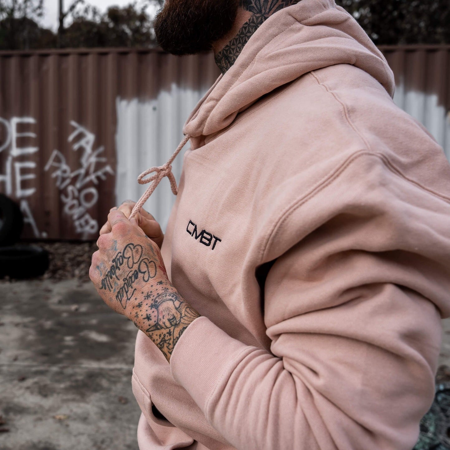 MEN'S HEAVYWEIGHT CMBT FLEECE HOODIE | DUSTY PINK